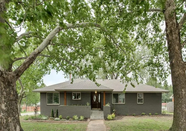 Homes for sale in Blanchard, OK | 824 N Main St, Blanchard, OK 73010 | MLS# 1236339