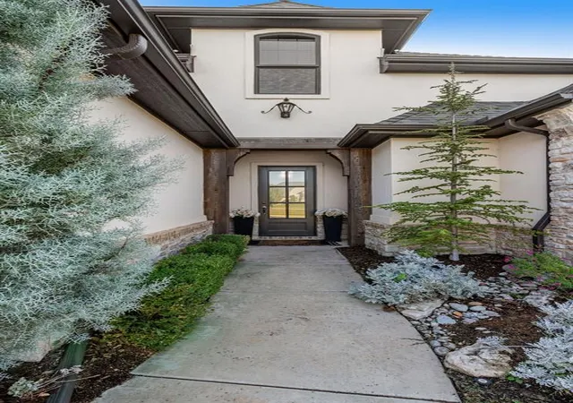Photo 3 of Single family home for sale at 5308 Gateway Brg Ct, Edmond, OK 73034 | MLS# 1236344 | Listing updated on 2026-10-15
