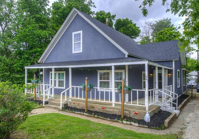 1st image of 1218 W Noble Ave, Guthrie, OK 73044 | MLS# 1236347