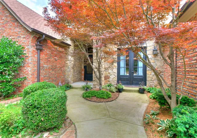 Photo 3 of Single family home for sale at 1108 Iron Brg Ct, Edmond, OK 73034 | MLS# 1236352 | Listing updated on 2026-09-19