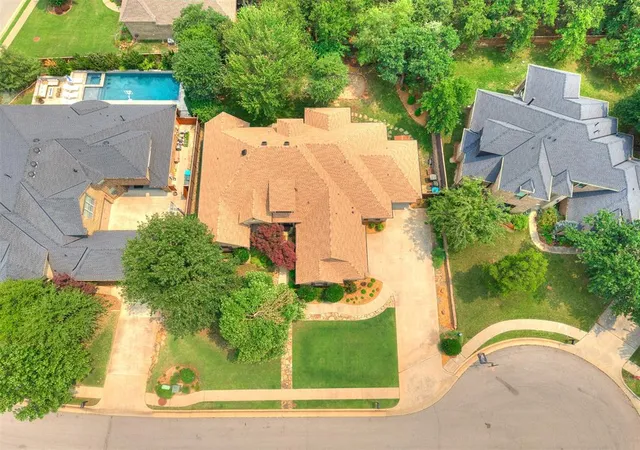 Photo 4 of Single family home for sale at 1108 Iron Brg Ct, Edmond, OK 73034 | MLS# 1236352 | Listing updated on 2026-09-19