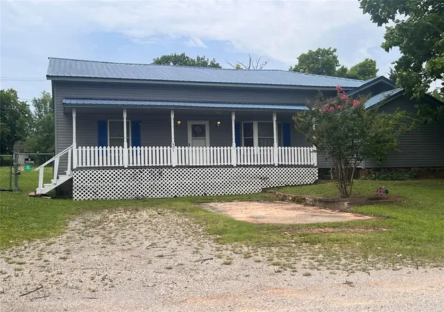 Homes for sale in Seminole, OK | 801 N 2nd St, Seminole, OK 74868 | MLS# 1236361