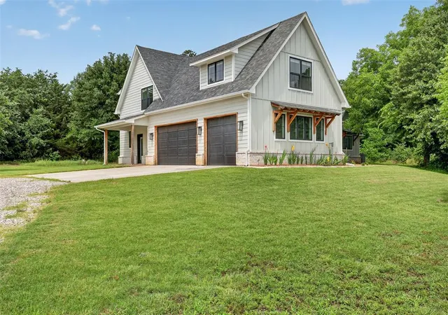 Homes for sale in Cache, OK | 1125 Wildflower Loop, Cache, OK 73527 | MLS# 1236369