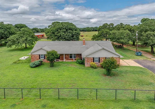 Homes for sale in Chandler, OK | 344532 E 890 Rd, Chandler, OK 74834 | MLS# 1236371