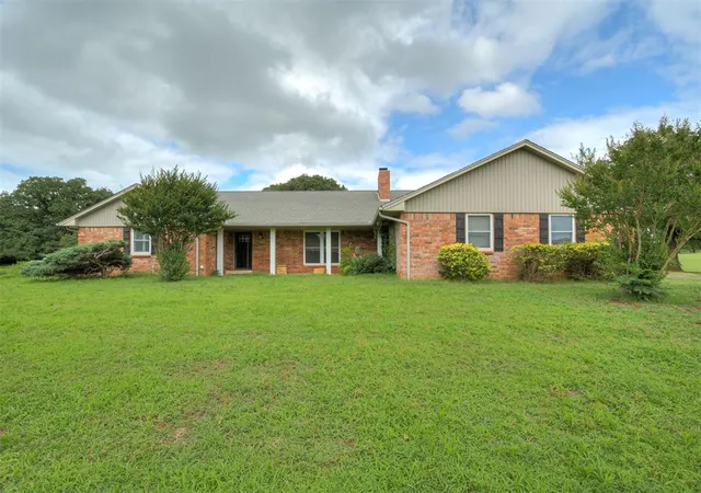 Homes for sale in Chandler, OK | 344532 E 890 Rd, Chandler, OK 74834 | MLS# 1236371