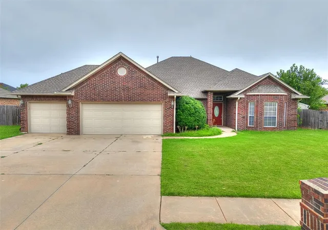 3rd image of 2321 Sw 94Th St, Oklahoma City, OK 73159 | MLS# 1236372