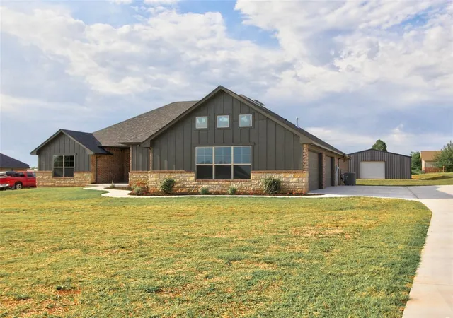 Photo 1 of Single family home for sale at 8681 Oak Tree Cir, Edmond, OK 73025 | MLS# 1236376 | Listing updated on 2026-09-19