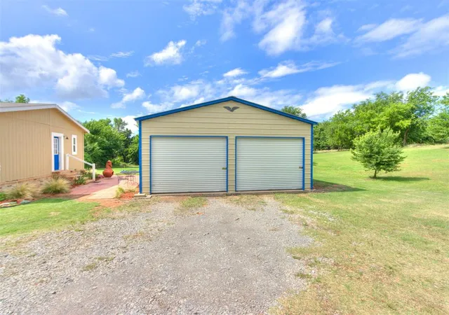 Homes for sale in Crescent, OK | 151 Cimarron Rd, Crescent, OK 73028 | MLS# 1236381