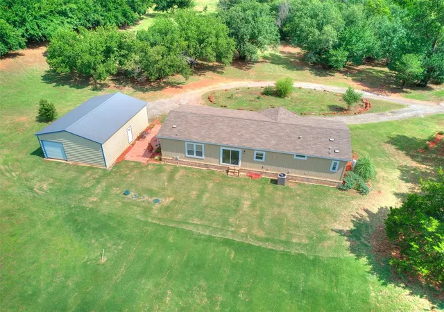 Homes for sale in Crescent, OK | 151 Cimarron Rd, Crescent, OK 73028 | MLS# 1236381