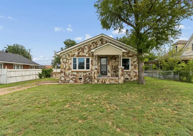 1st image of 124 S 4th St, Mc Loud, OK 74851 | MLS# 1236388
