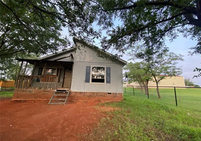 Homes for sale in Cordell, OK | 307 N Massingale Dr, Cordell, OK 73632 | MLS# 1236394