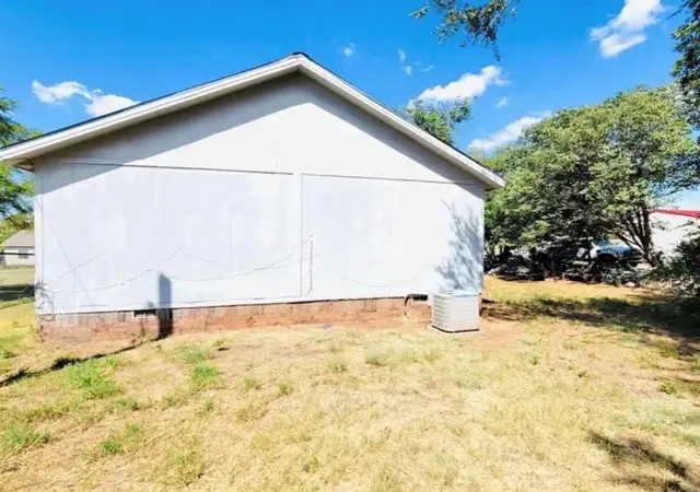 Homes for sale in Cordell, OK | 307 N Massingale Dr, Cordell, OK 73632 | MLS# 1236394