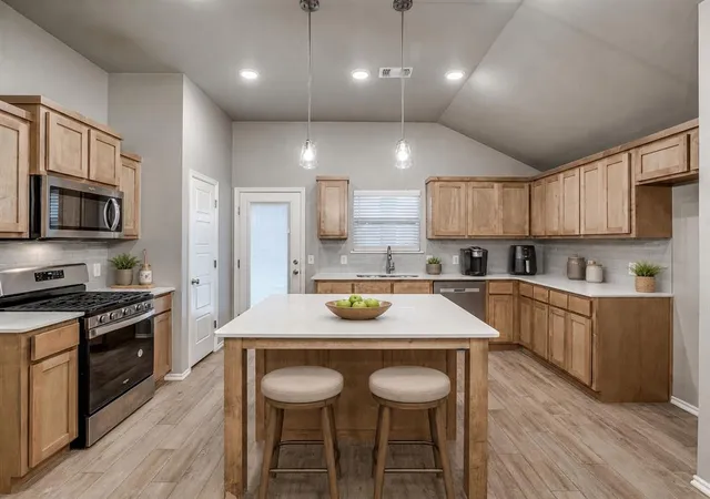 Photo 4 of Sale Pending at 17609 Boling Farm Rd, Edmond, OK 73012 | MLS# 1236427 | Listing updated on 2026-08-17