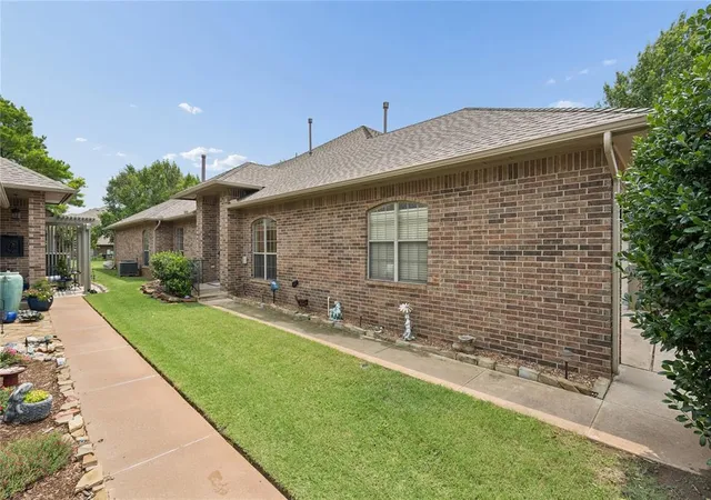 Homes for sale in Edmond, OK | 16104 Vintage Ct, Edmond, OK 73013 | MLS# 1236430