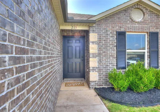 Homes for sale in Newcastle, OK | 215 Waterside Dr, Newcastle, OK 73065 | MLS# 1236452