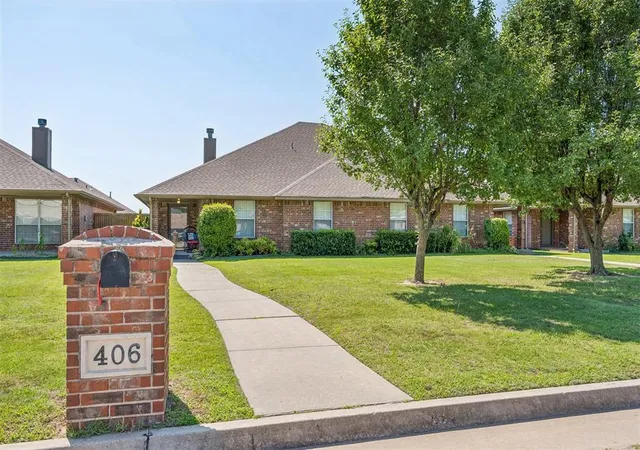 Homes for sale in Yukon, OK | 404 N Willowood Dr #404 & 406, Yukon, OK 73099 | MLS# 1236474