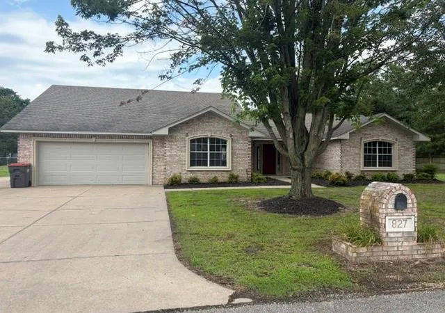 1st image of 827 Chatsworth Dr, Grove, OK 74344 | MLS# 1236488