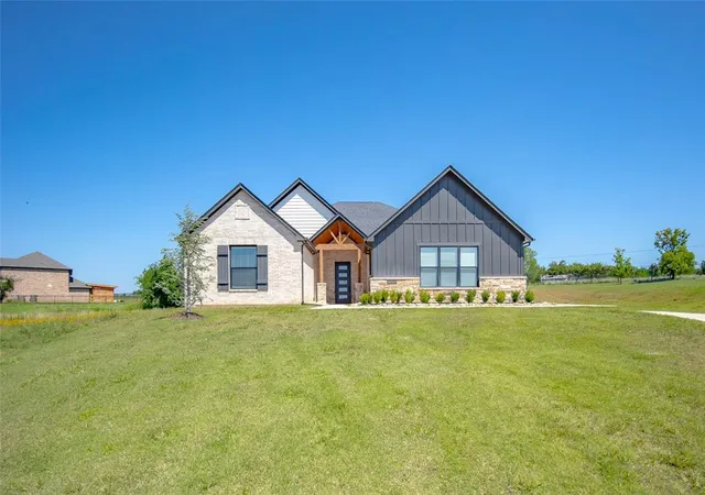 1st image of 2280 Cottage Ln, Blanchard, OK 73010 | MLS# 1236489