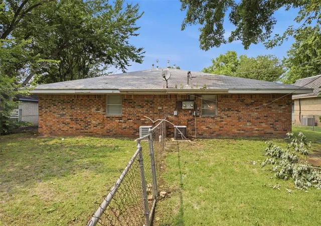 image of 2240 Donna Dr, Norman, OK 73071