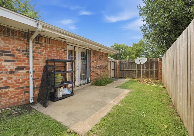 2nd image of 2240 Donna Dr, Norman, OK 73071