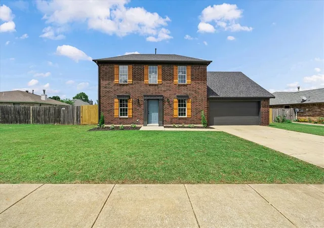 1st image of 605 Ne 18th St, Moore, OK 73160 | MLS# 1236507