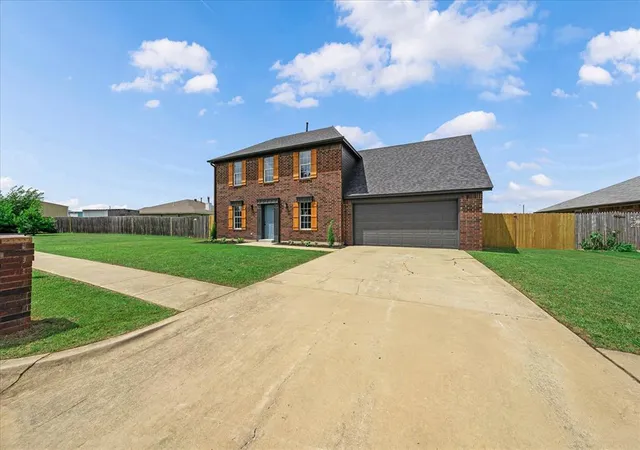 46th image of 605 Ne 18th St, Moore, OK 73160 | MLS# 1236507