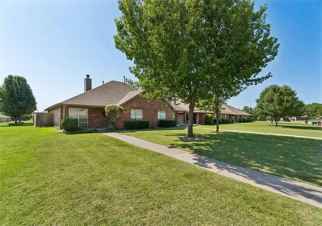 Homes for sale in Yukon, OK | 408 N Willowood Dr #408 & 410, Yukon, OK 73099 | MLS# 1236513