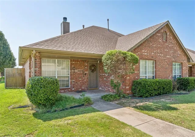 Homes for sale in Yukon, OK | 408 N Willowood Dr #408 & 410, Yukon, OK 73099 | MLS# 1236513