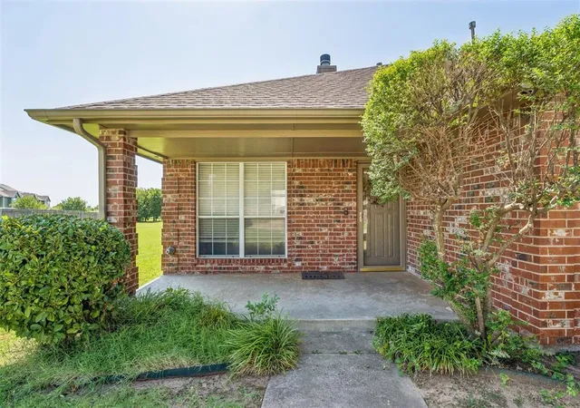 Homes for sale in Yukon, OK | 408 N Willowood Dr #408 & 410, Yukon, OK 73099 | MLS# 1236513