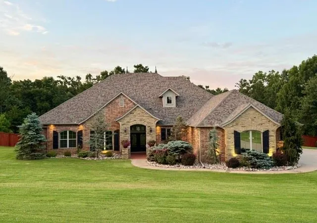 3rd image of 4160 Newburg Dr, Choctaw, OK 73020 | MLS# 1236515