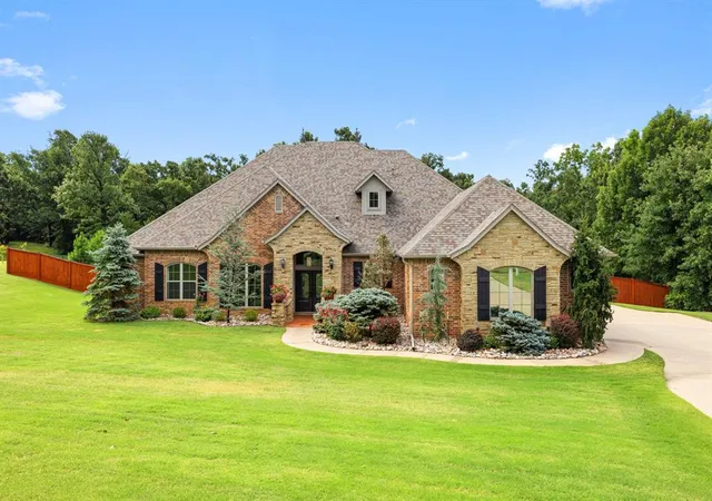 2nd image of 4160 Newburg Dr, Choctaw, OK 73020 | MLS# 1236515