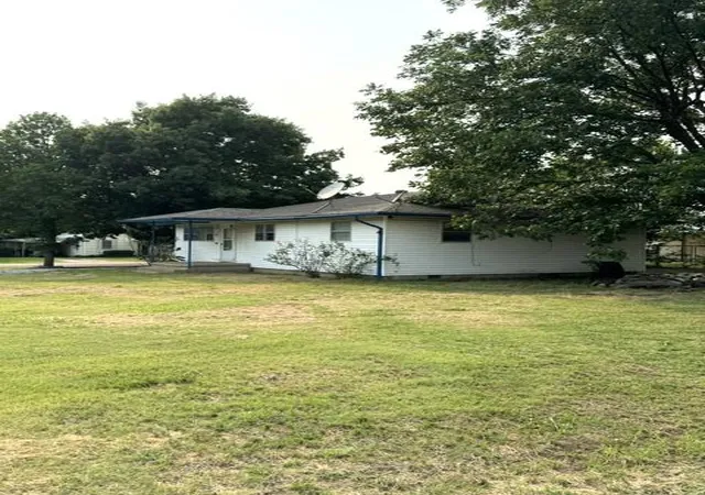 Photo 2 of Single family home for sale at 609 N Hyden, Stratford, OK 74872 | MLS# 1236518 | Listing updated on 2026-08-06