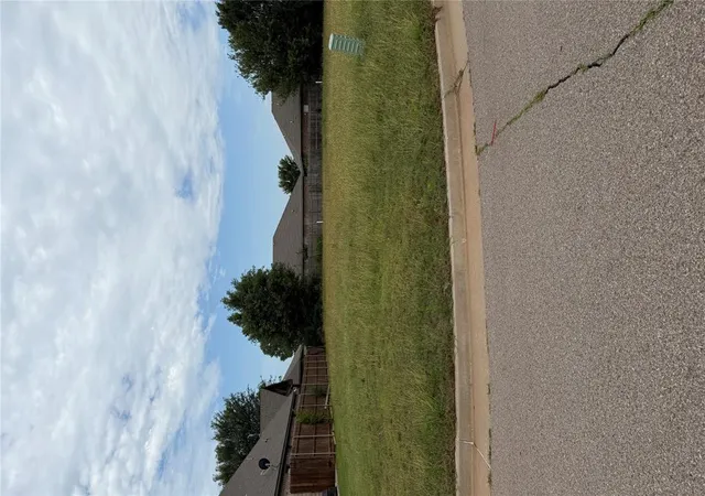 2nd image of 1417 Shadow Ter, Yukon, OK 73099 | MLS# 1236523