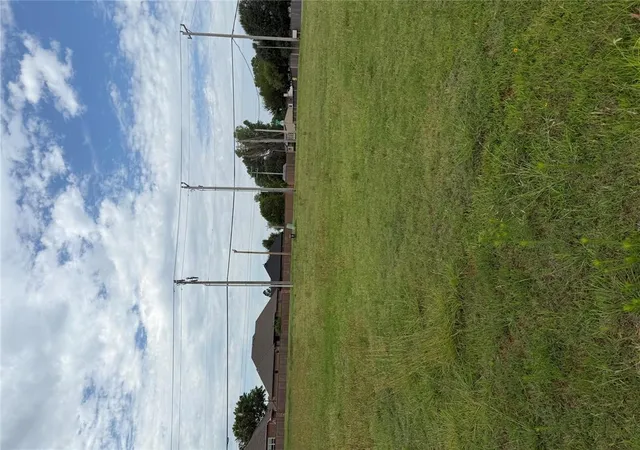2nd image of 11756 Sw 15th Ter, Yukon, OK 73099 | MLS# 1236529