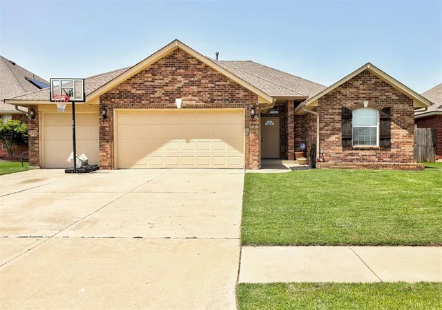 Homes for sale in Oklahoma City, OK | 913 Sw 38th St, Oklahoma City, OK 73160 | MLS# 1236569