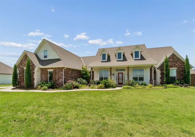 2nd image of 1324 W Harvard Wy, Mustang, OK 73064 | MLS# 1236572