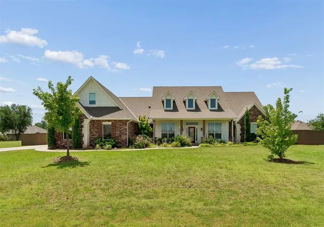 3rd image of 1324 W Harvard Wy, Mustang, OK 73064 | MLS# 1236572
