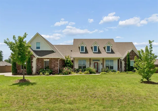4th image of 1324 W Harvard Wy, Mustang, OK 73064 | MLS# 1236572