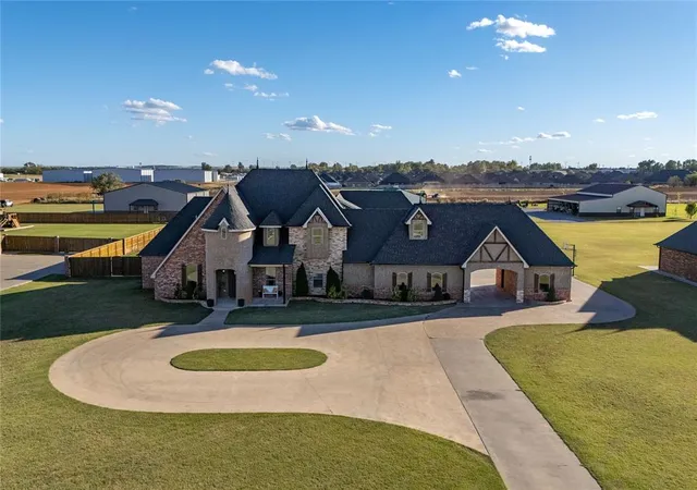 Homes for sale in Weatherford, OK | 2700 E Lawter Rd, Weatherford, OK 73096 | MLS# 1236577