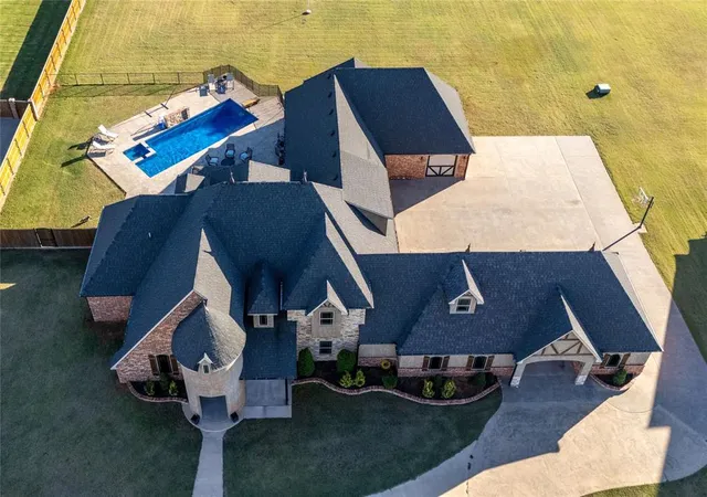 Homes for sale in Weatherford, OK | 2700 E Lawter Rd, Weatherford, OK 73096 | MLS# 1236577