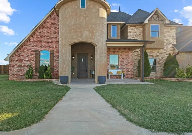 Homes for sale in Weatherford, OK | 2700 E Lawter Rd, Weatherford, OK 73096 | MLS# 1236577