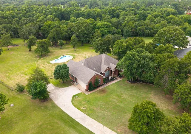 Homes for sale in Newalla, OK | 4722 Sandy Oak Ln, Newalla, OK 74857 | MLS# 1236579