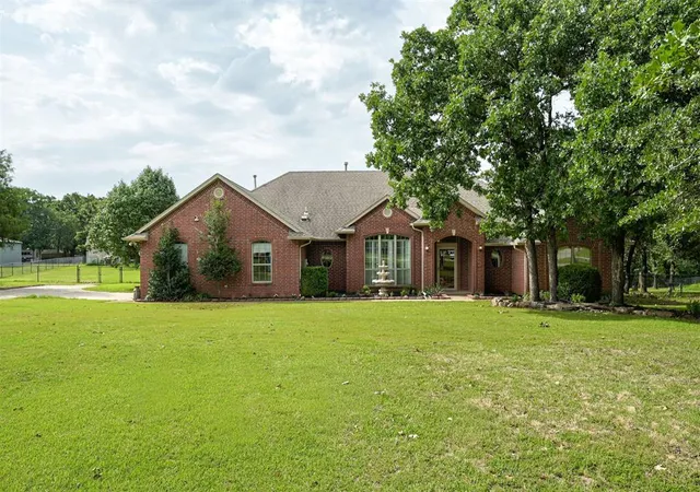 Homes for sale in Newalla, OK | 4722 Sandy Oak Ln, Newalla, OK 74857 | MLS# 1236579