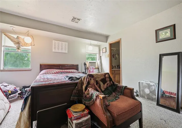 2nd image of 10124 Birkenhead Ct, Yukon, OK 73099