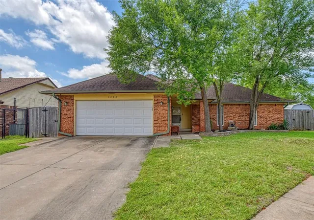 Homes for sale in Moore, OK | 1308 Se 3rd St, Moore, OK 73160 | MLS# 1236605