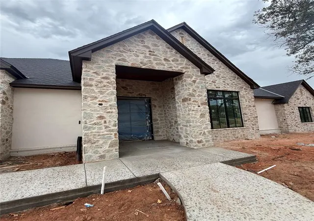 Photo 4 of Sale Pending at 9700 NE 146th Terrace, Jones, OK 73049 | MLS# 1236611 | Listing updated on 2026-08-29