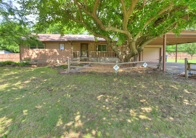 2nd image of 217 Nw 5th St, Lexington, OK 73051 | MLS# 1236622