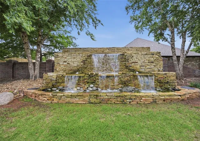 3rd image of 10812 Nw 34Th St, Yukon, OK 73099 | MLS# 1236626