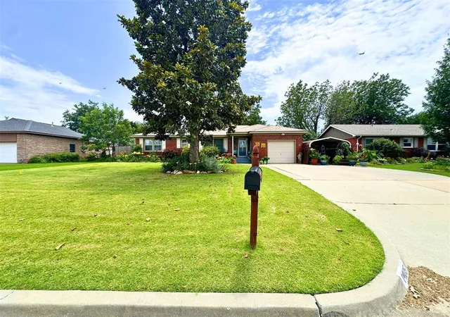 3rd image of 1405 W Shuttee St, El Reno, OK 73036 | MLS# 1236635