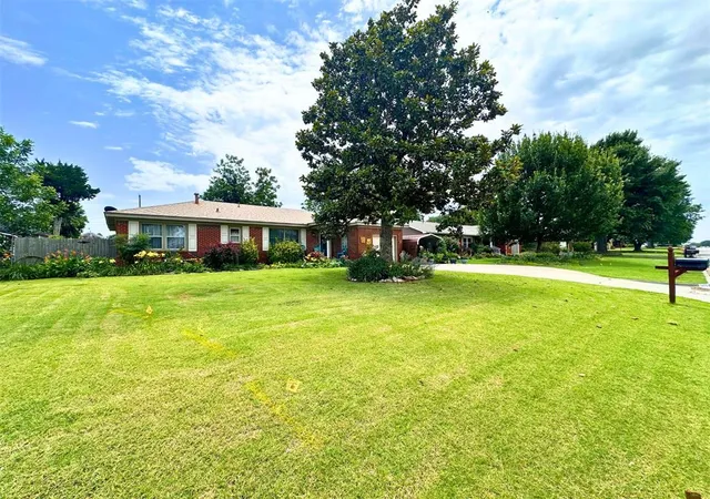4th image of 1405 W Shuttee St, El Reno, OK 73036 | MLS# 1236635